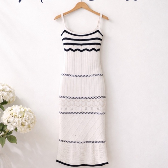 Knit B&W Bodycon Midi - Picture 2 of 4